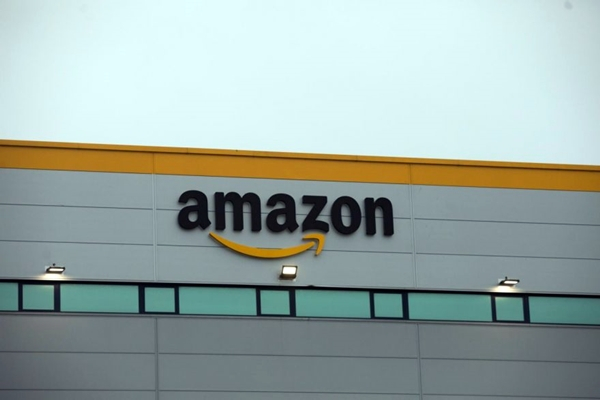 Amazon Plans to Offer $500 million as Holiday Bonus to Front-line Staff  