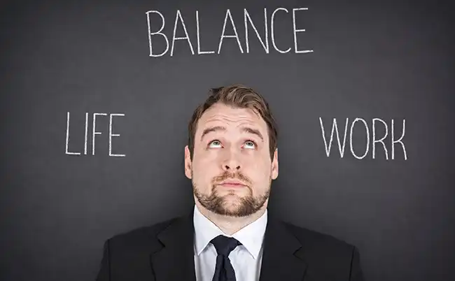 Top-10-tips-for-balancing-life-and-work-balance_Artboard